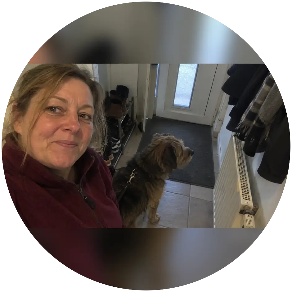 Susanne mit ihrem Hund