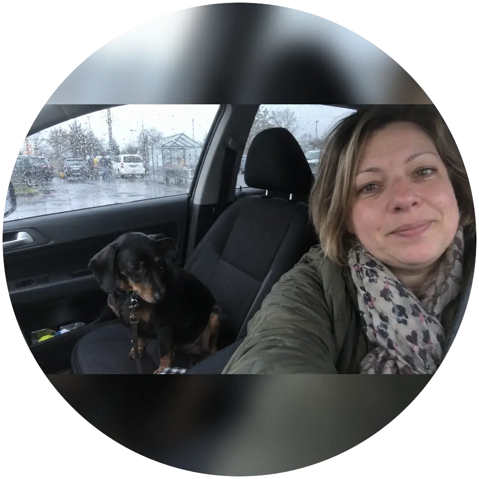 Mathilde mit ihrem Hund