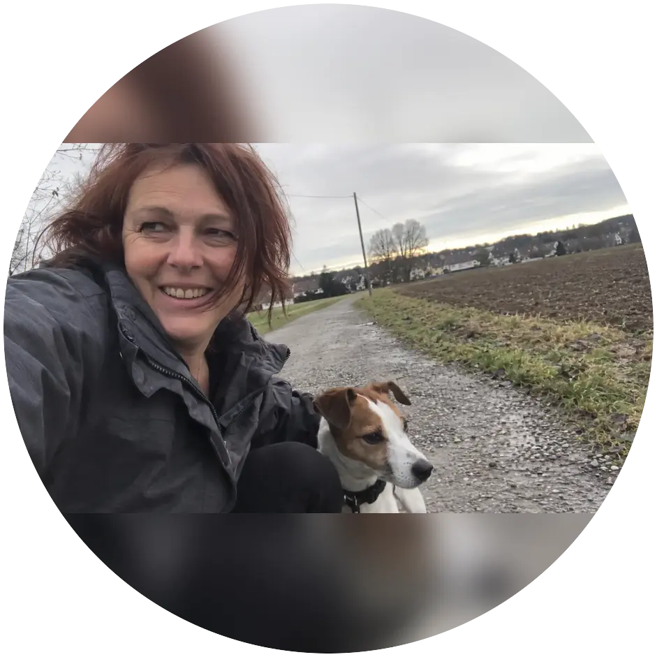 Klara mit ihrem Hund